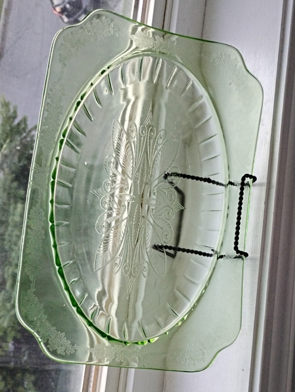 Uranium Glass Serving Platter - Decorative Home 29cm-20cm